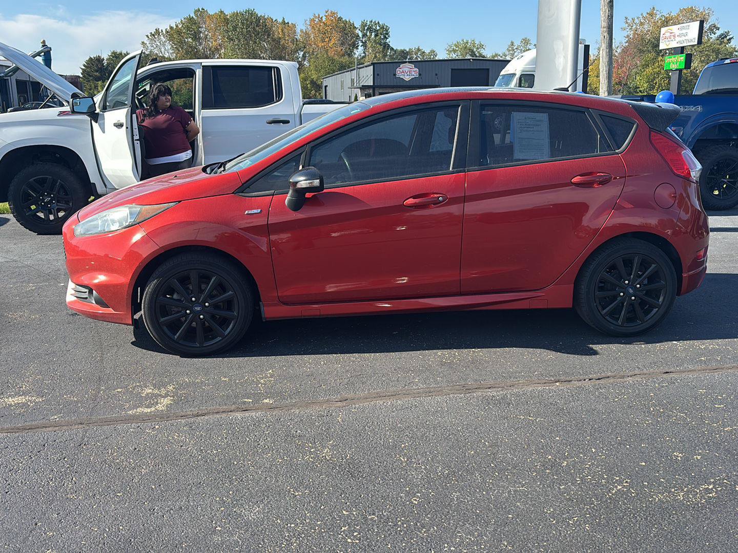 Used 2019 Ford Fiesta ST-Line w/ ST Line Cold Weather Package FWD image 4