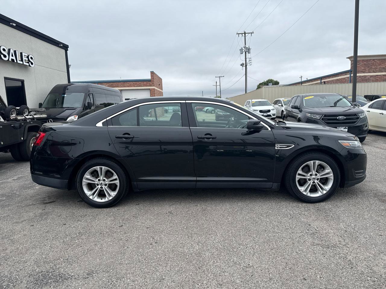 Used 2015 Ford Taurus SEL w/ Equipment Group 201A AWD/4WD image 5