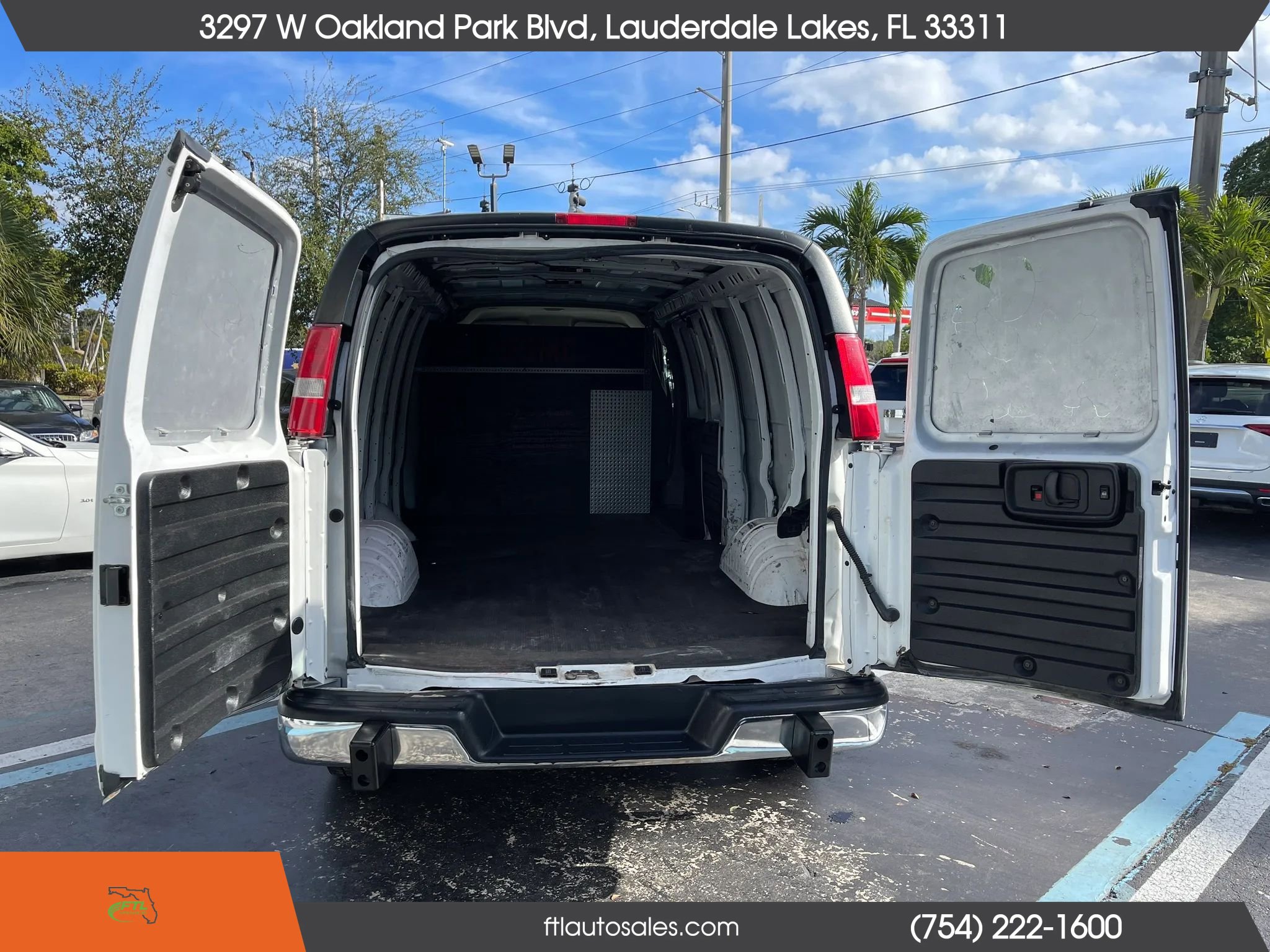 Used 2017 GMC Savana 3500 Extended image 42