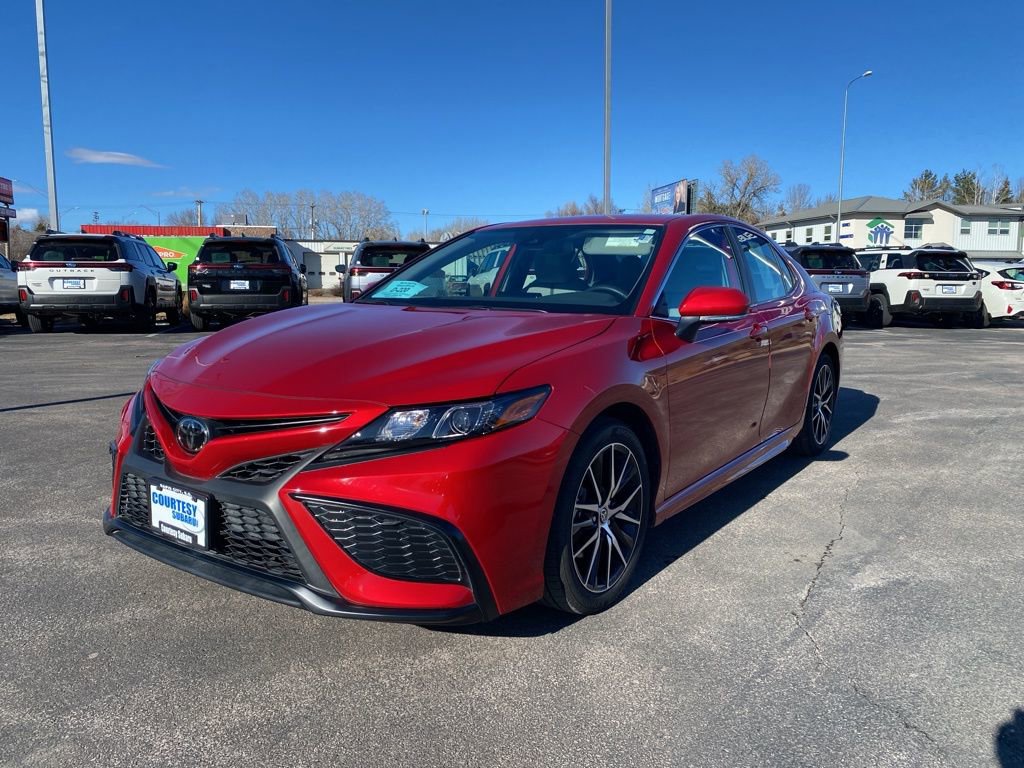 Used 2024 Toyota Camry SE w/ Cold Weather Package image 3