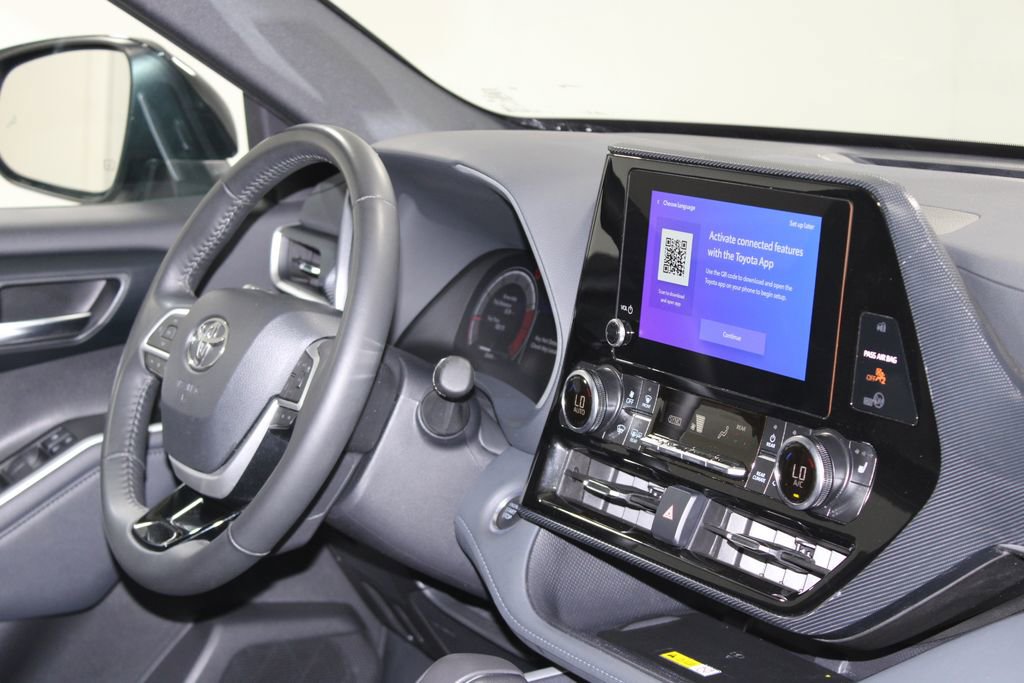 Used 2025 Toyota Highlander XSE image 32