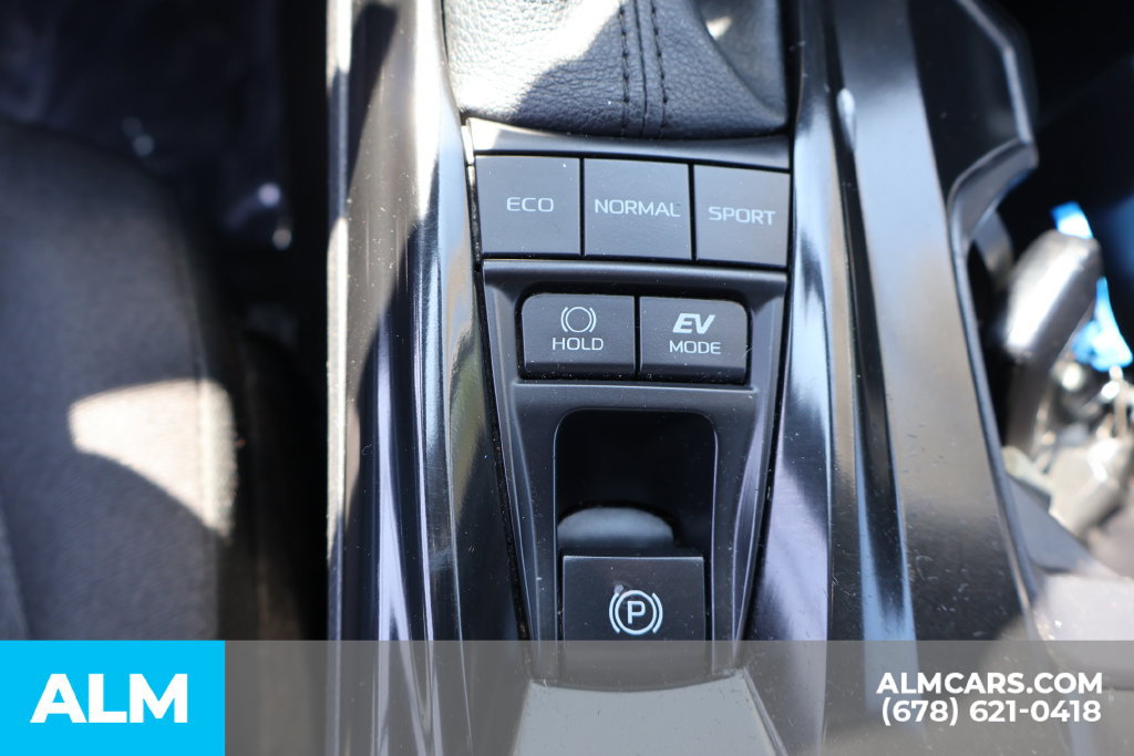 Used 2025 Toyota Camry LE FWD image 31