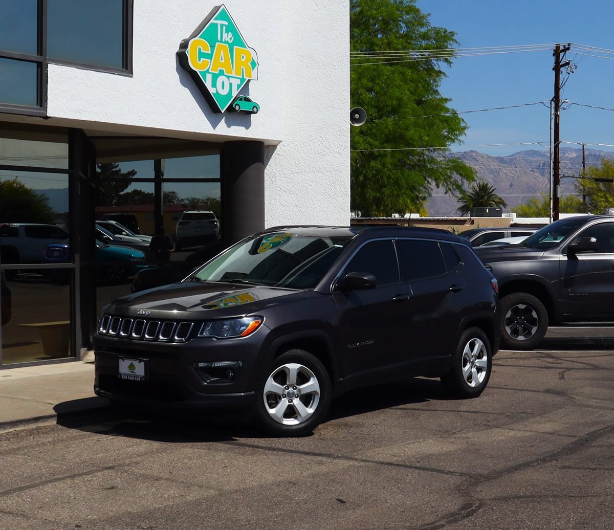 Used 2019 Jeep Compass Latitude FWD image 2