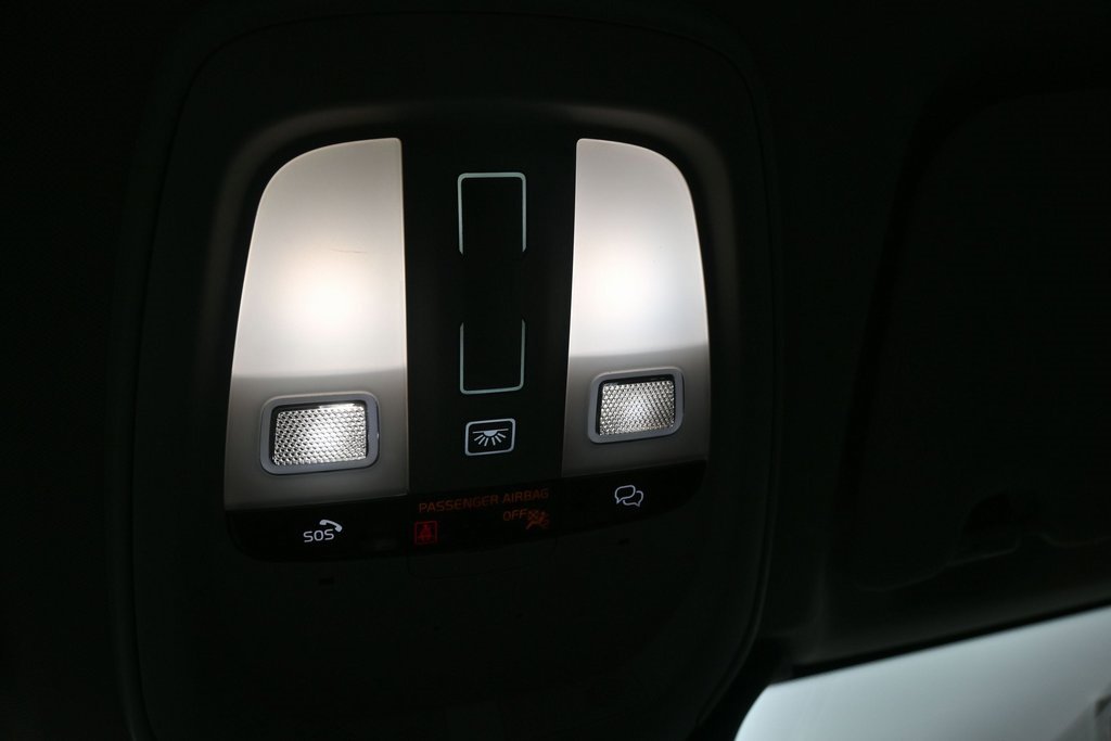 Used 2023 Volvo XC60 B5 Plus image 27