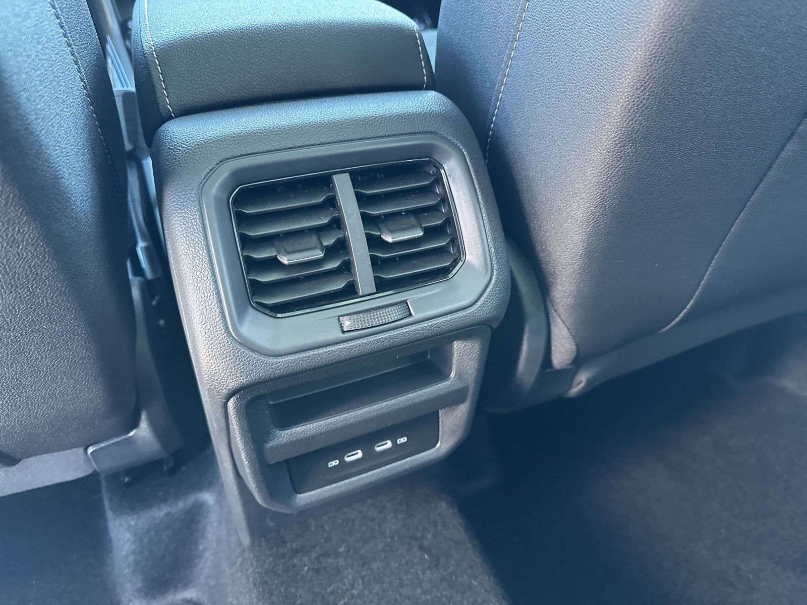 New 2026 Volkswagen Taos SE image 26