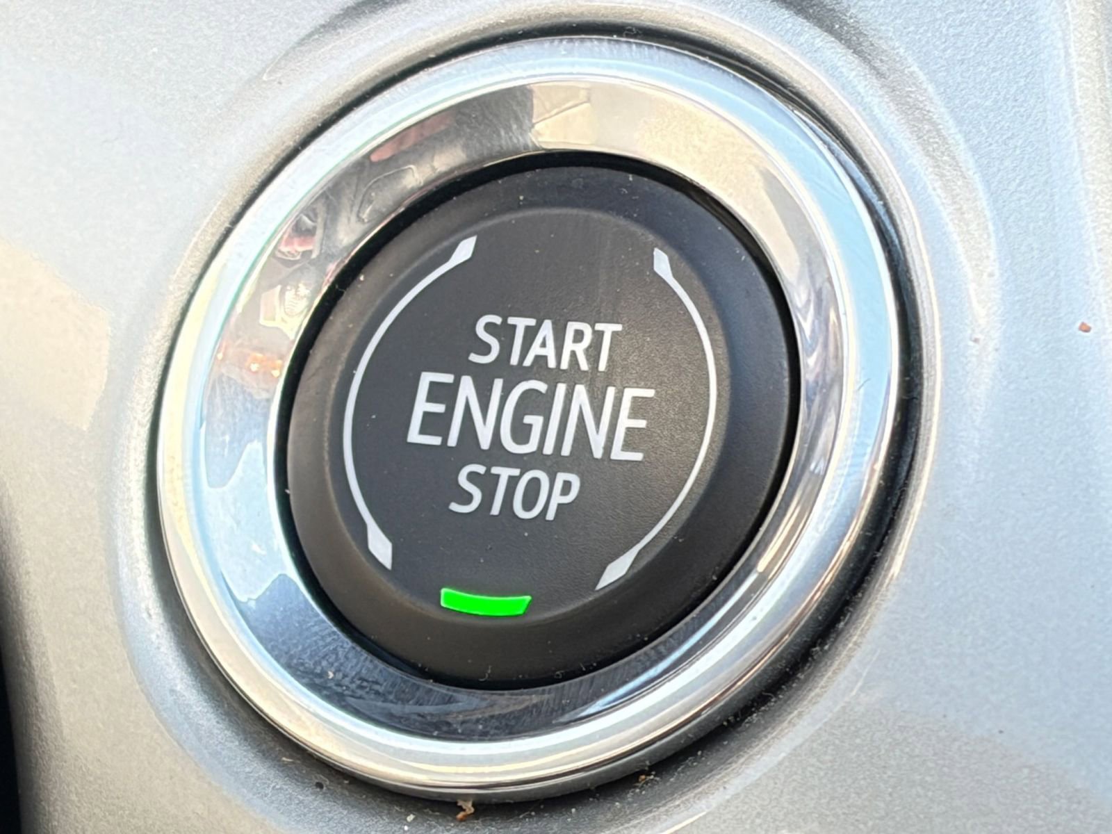 Used 2025 Chevrolet Trax LT image 18