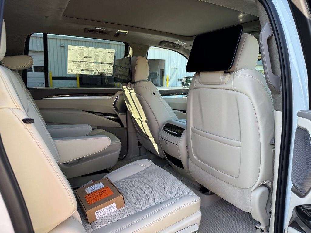 New 2026 Cadillac Escalade ESV Platinum Luxury w/ LPO, Radiant Package AWD/4WD image 34