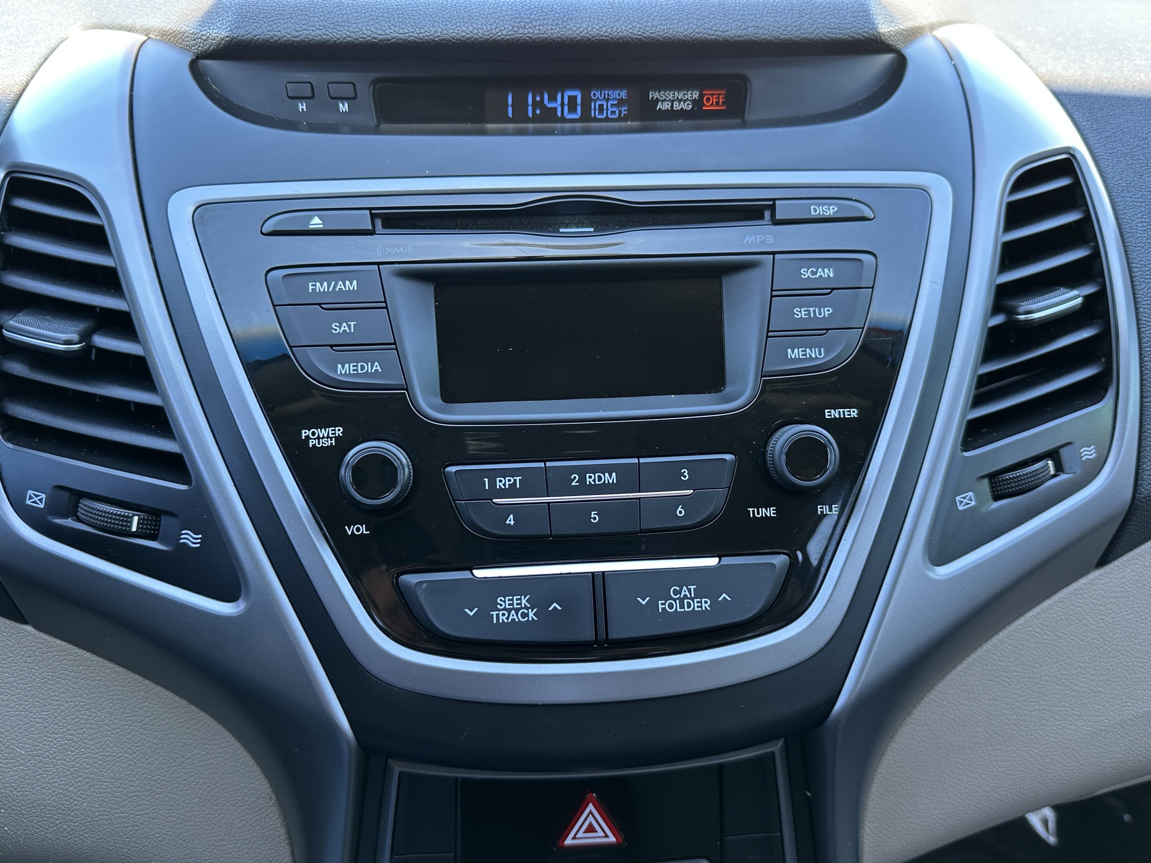Used 2014 Hyundai Elantra SE FWD image 25