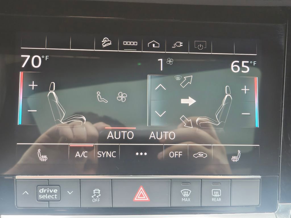 Used 2021 Audi e-tron Premium image 41