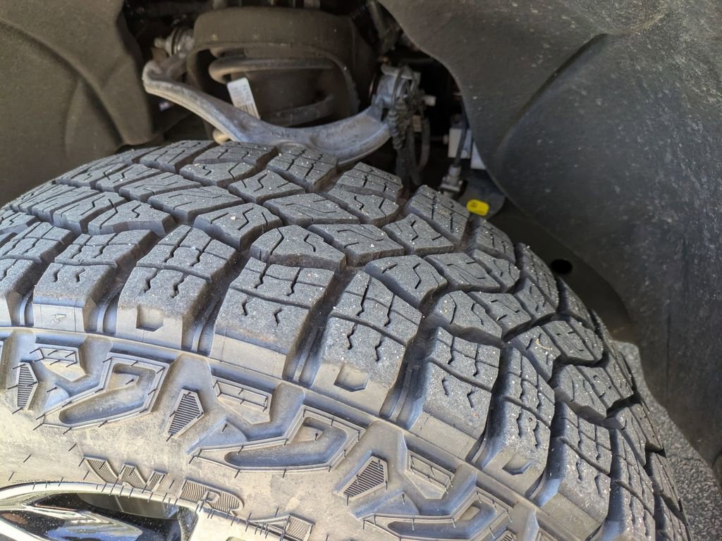 Used 2025 Chevrolet Silverado 1500 Custom Trail Boss w/ Dark Appearance Package image 11