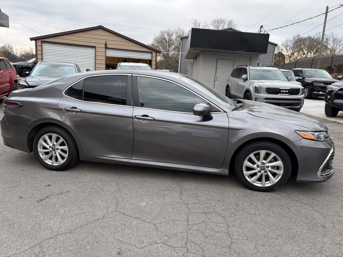 Used 2024 Toyota Camry LE FWD image 4