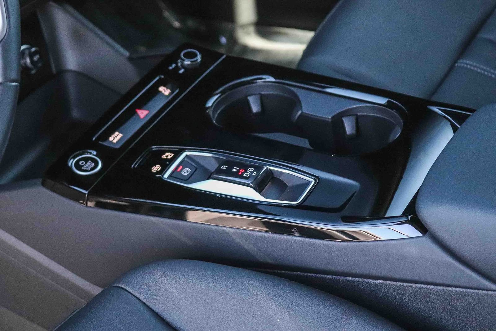Certified 2025 Audi Q6 e-tron Premium w/ Convenience Package AWD/4WD image 22
