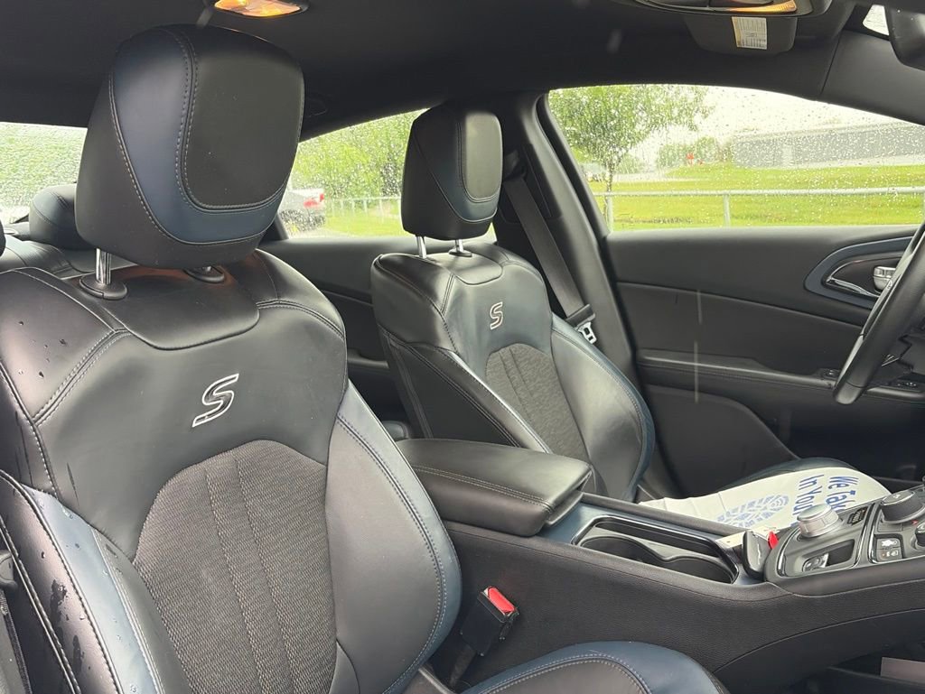 Used 2016 Chrysler 200 S FWD image 22