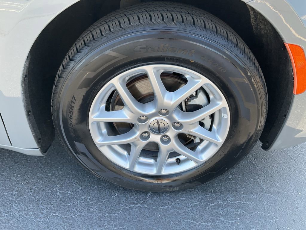 Used 2023 Chrysler Pacifica Touring-L image 22