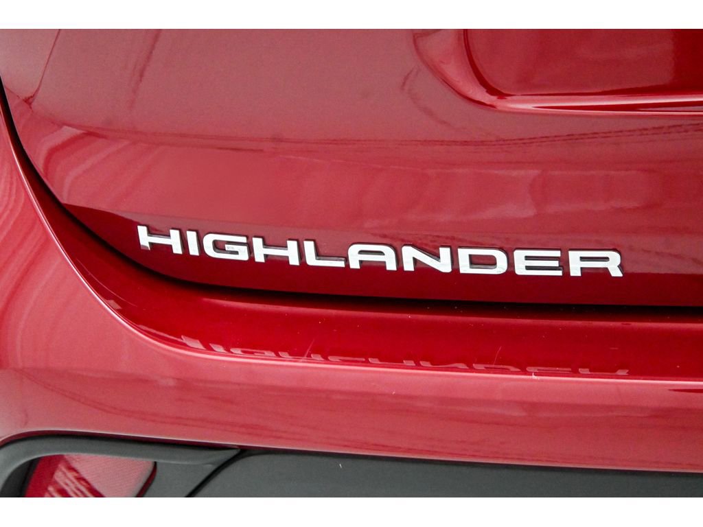 Used 2025 Toyota Highlander XLE image 57