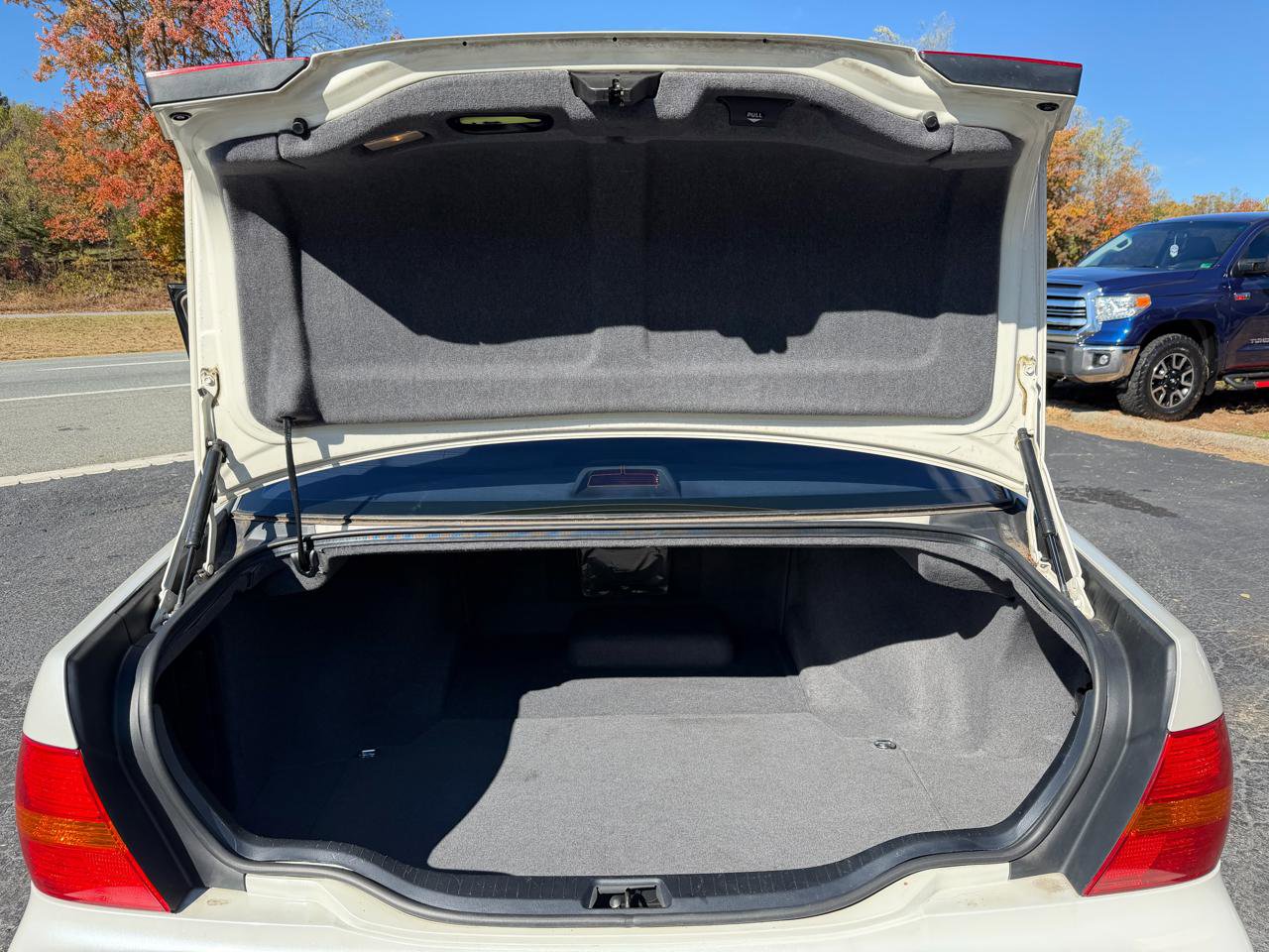 Used 2003 Lexus LS 430 RWD image 22