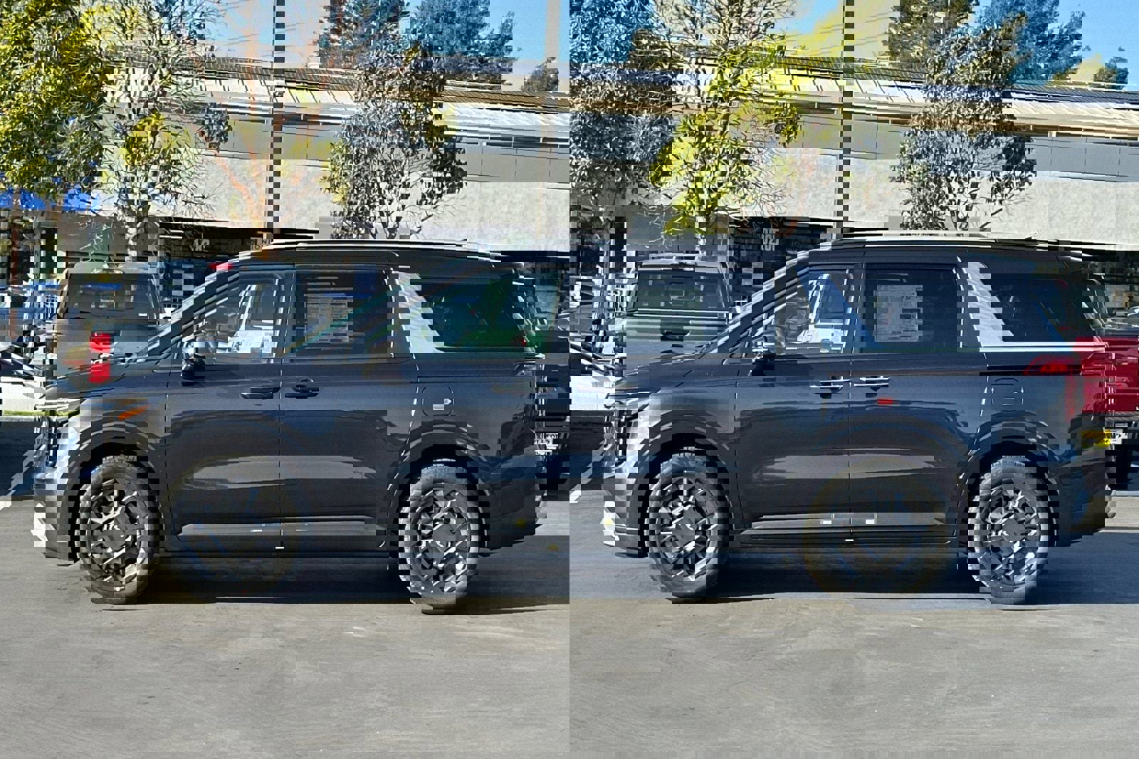 New 2026 Kia Carnival EX image 7