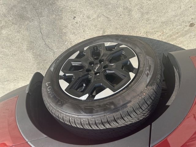 Used 2025 Kia Sorento S image 35