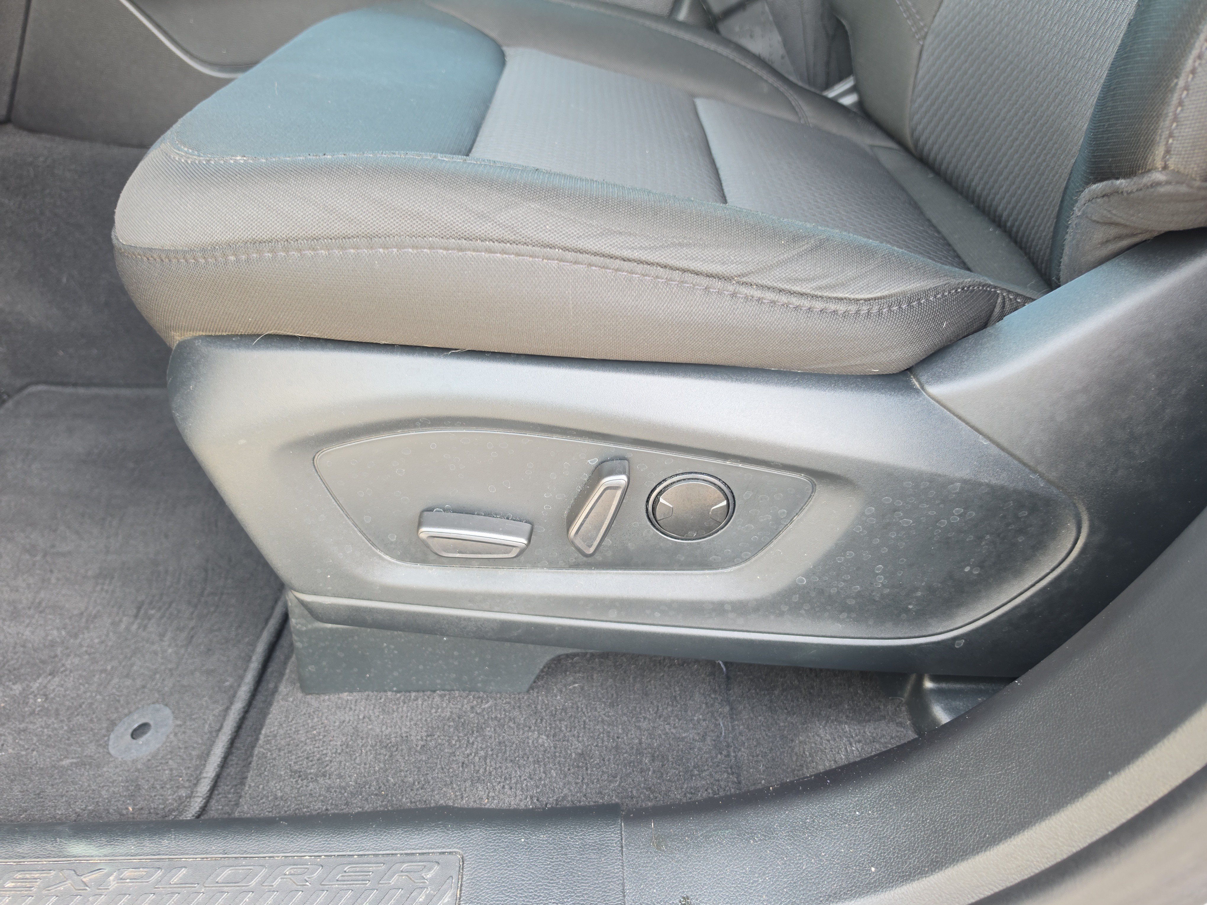 Used 2023 Ford Explorer XLT RWD image 17