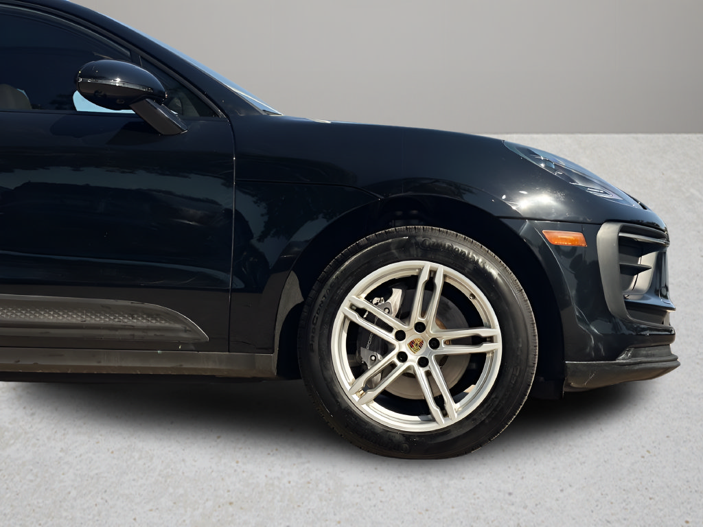 Used 2024 Porsche Macan Turbo AWD/4WD image 28