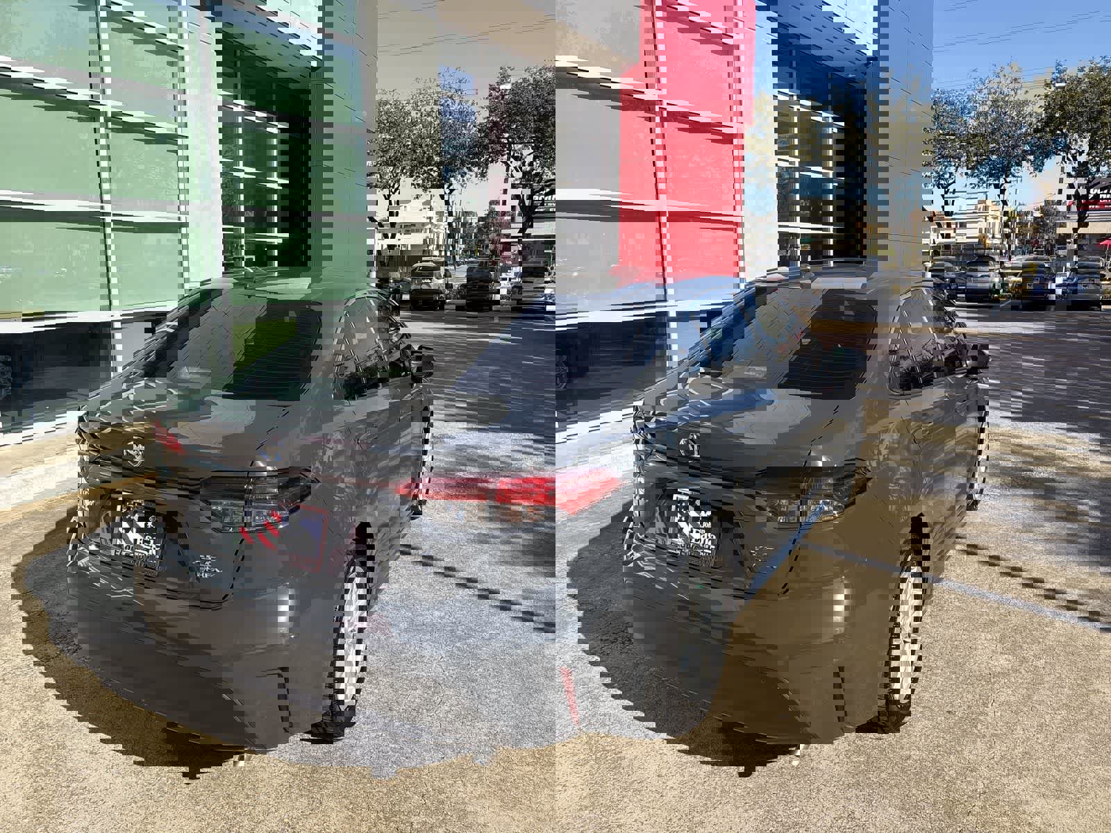 Used 2025 Toyota Corolla XLE image 25