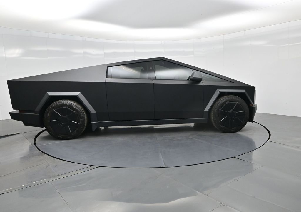 Used 2024 Tesla Cybertruck AWD Crew Cab image 5