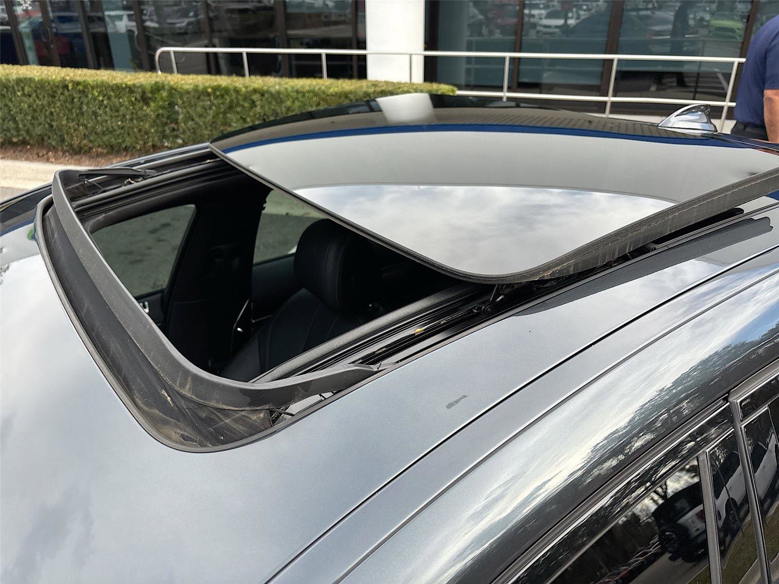 Used 2019 BMW 740e xDrive w/ M Sport Package image 25