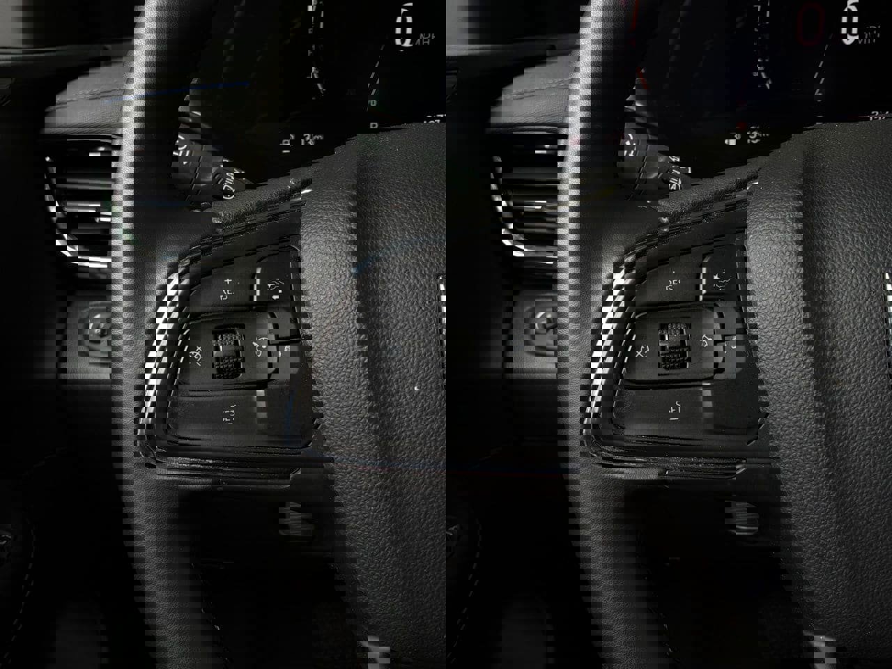 Used 2025 Buick Envista Sport Touring image 33