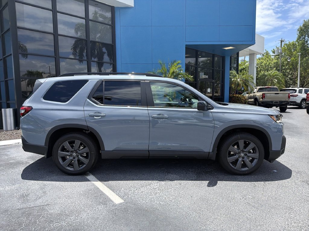 New 2026 Honda Pilot Sport image 9
