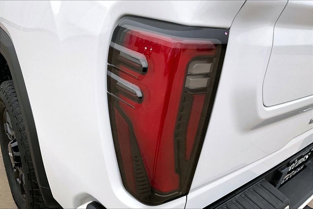 Used 2024 GMC Sierra 2500 AT4 w/ AT4 Premium Plus Package image 40