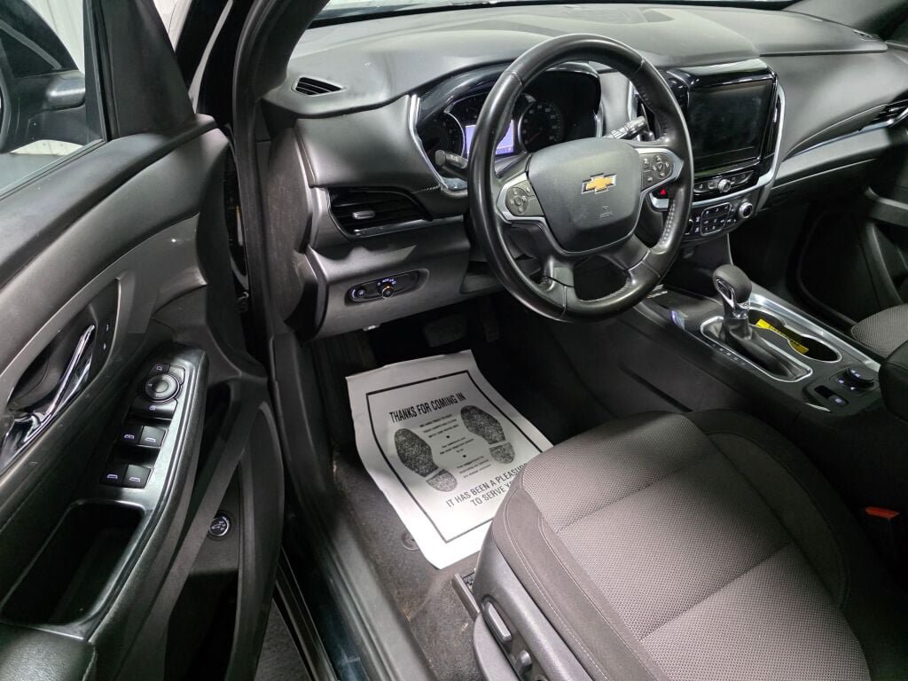 Used 2022 Chevrolet Traverse LT FWD image 6