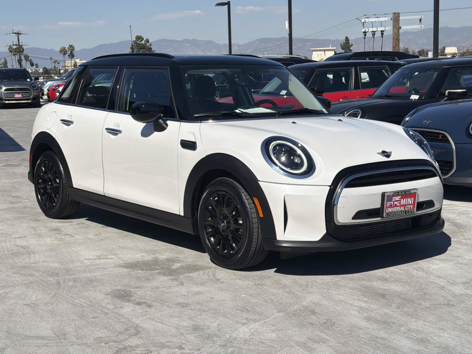 Used 2024 MINI Cooper 4-Door Hardtop FWD image 2