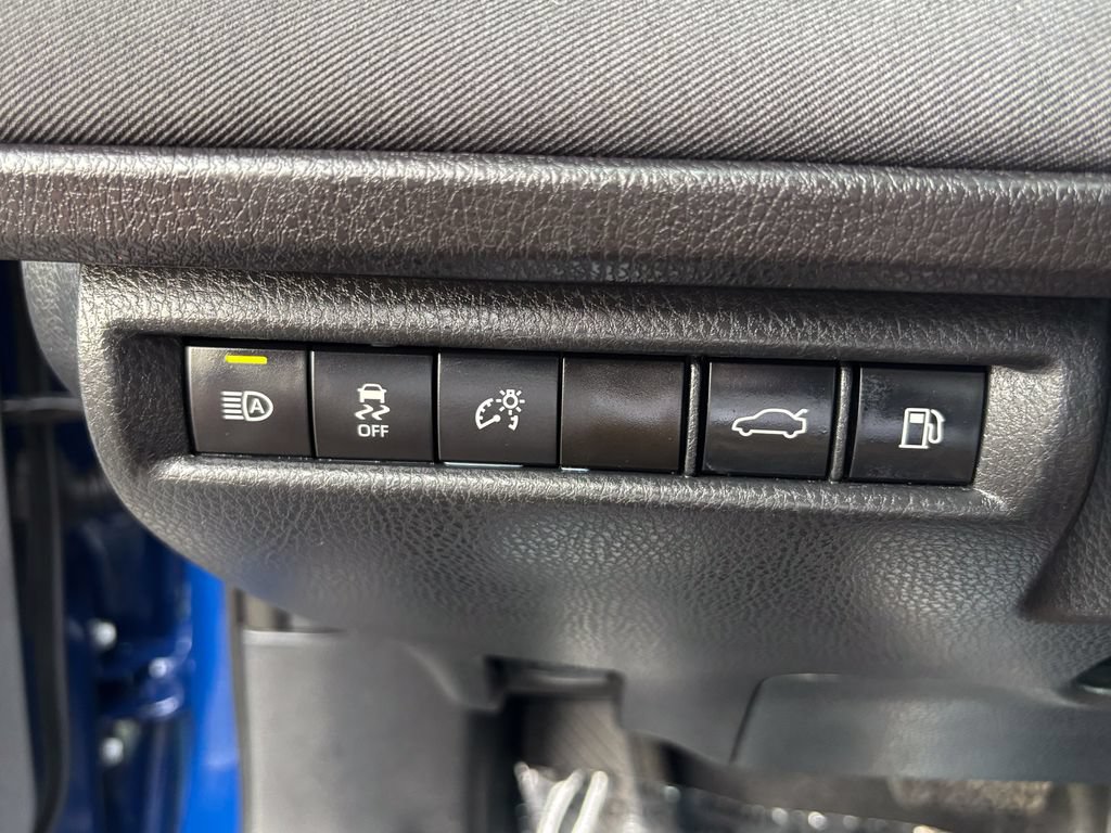 Used 2025 Toyota Camry LE FWD image 21