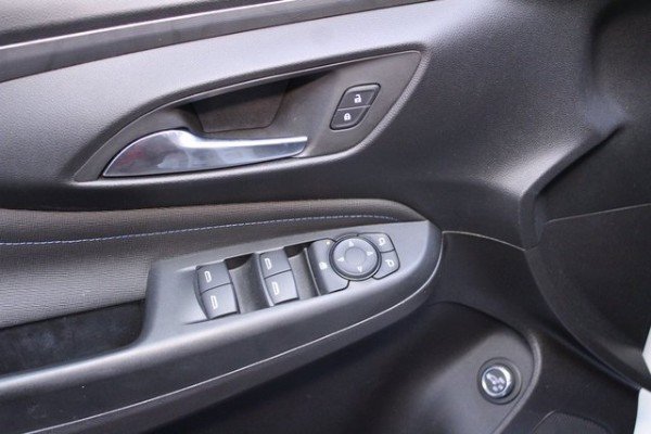 Used 2025 Buick Envista Sport Touring image 17