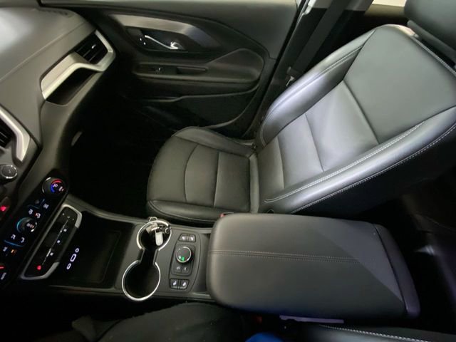Used 2023 GMC Terrain SLT image 44