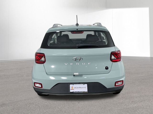 Used 2025 Hyundai Venue SEL FWD image 14