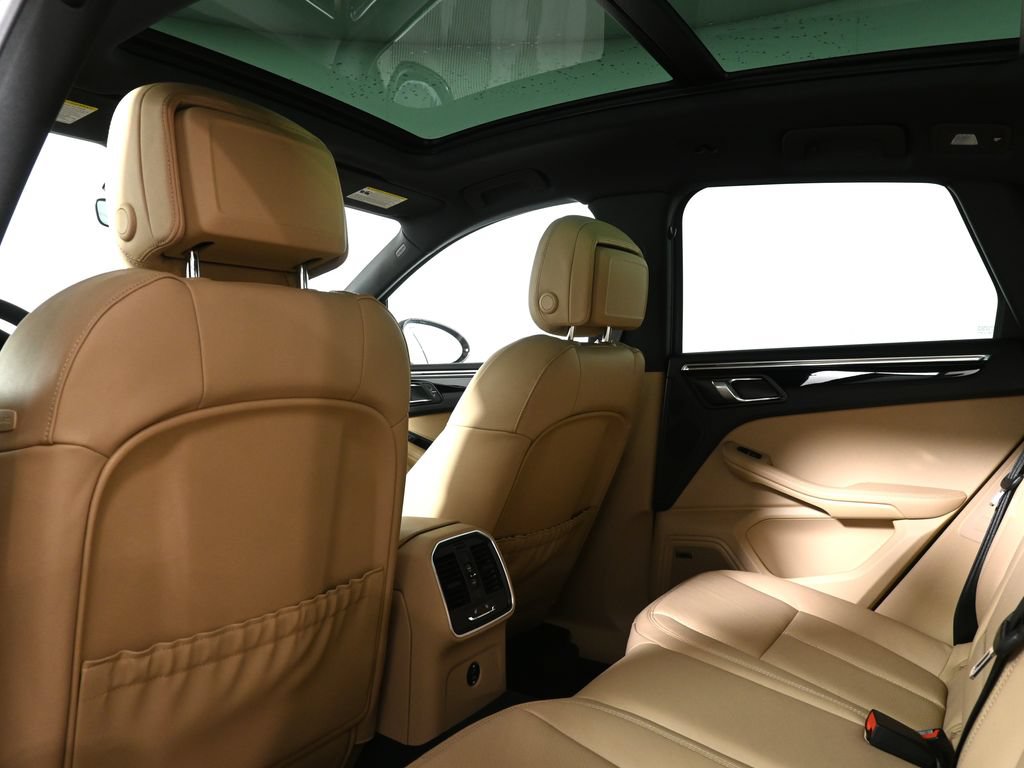 Used 2026 Porsche Macan AWD/4WD image 37