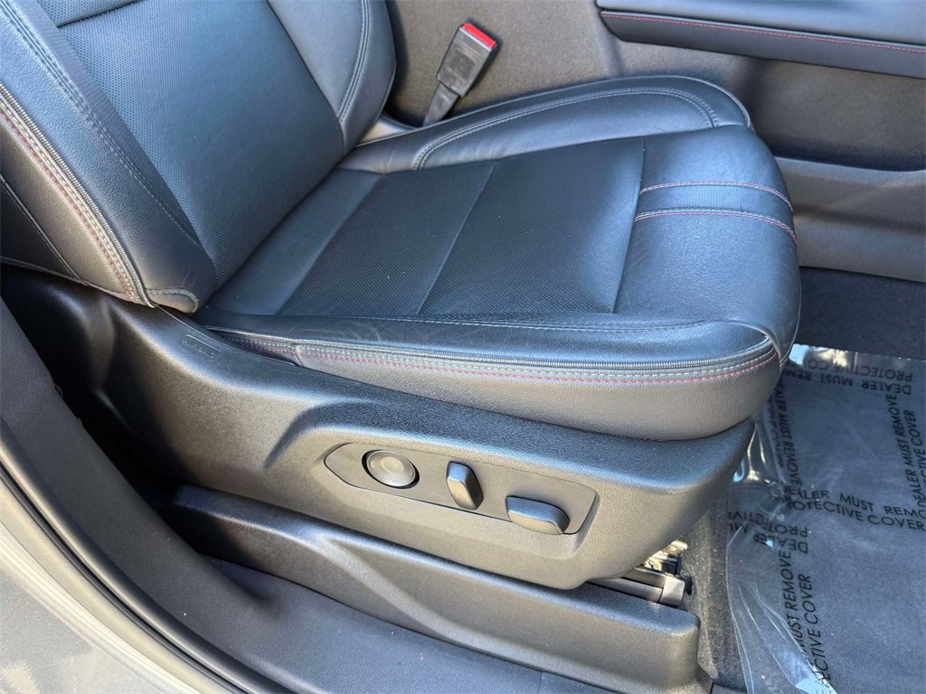 Used 2021 Chevrolet Suburban RST w/ Luxury Package image 15