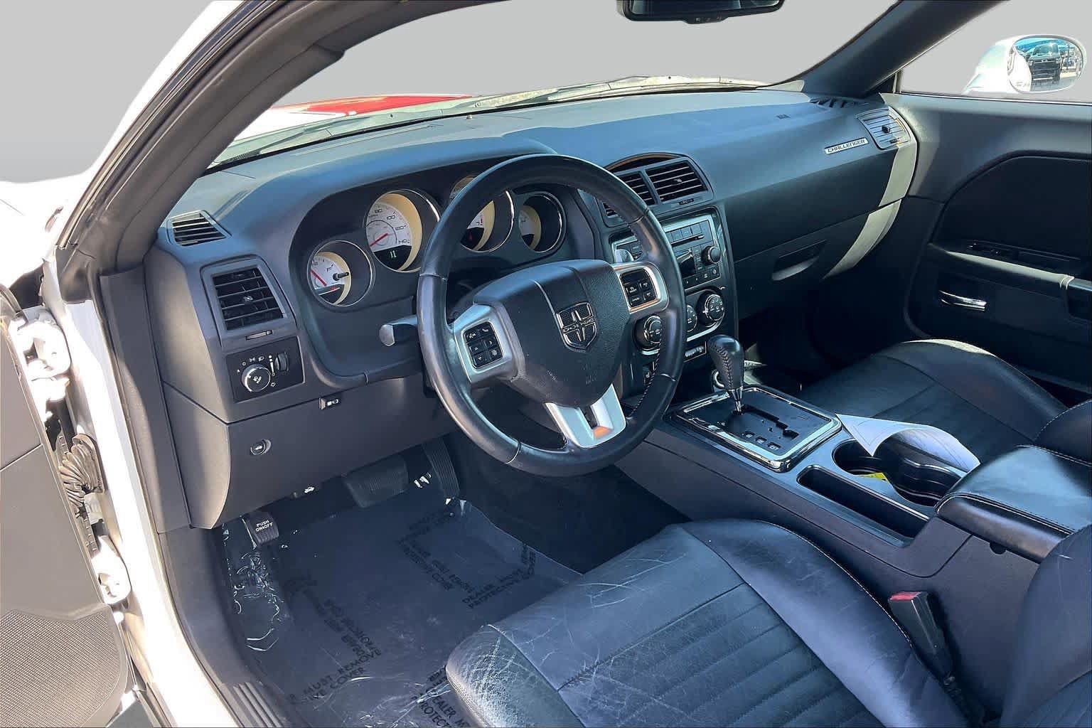 Used 2013 Dodge Challenger SXT RWD image 15