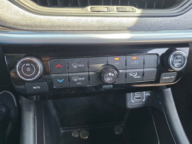 Used 2024 Jeep Compass Latitude AWD/4WD image 18