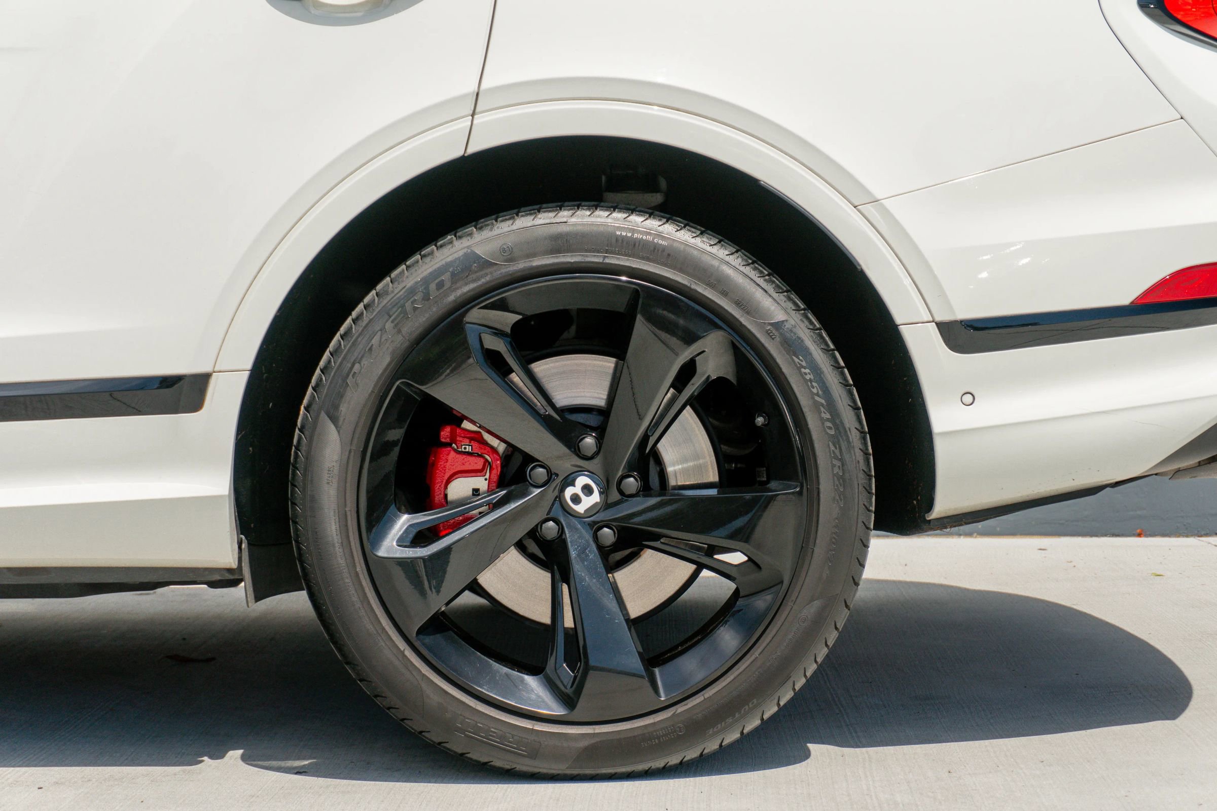 Used 2023 Bentley Bentayga image 20