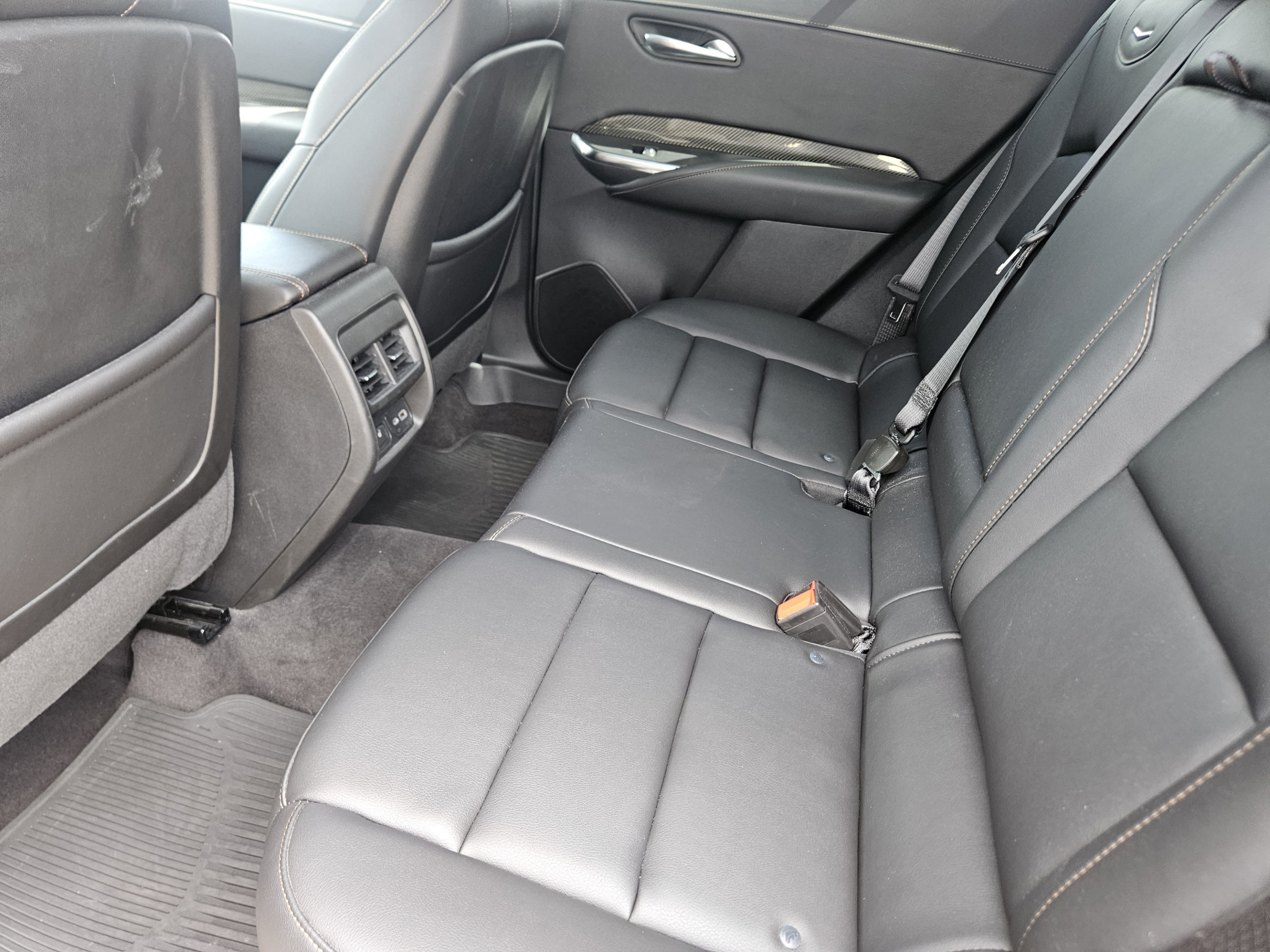 Used 2023 Cadillac XT4 Sport w/ Cold Weather Package FWD image 22