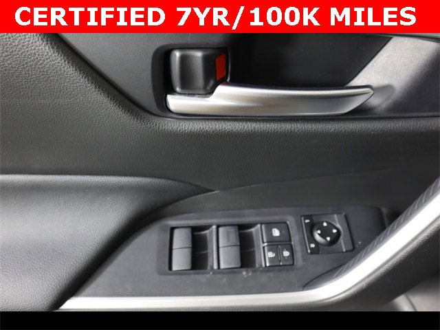 Used 2020 Toyota RAV4 XLE image 17