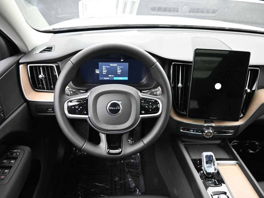 New 2026 Volvo XC60 B5 Plus w/ Protection Package Premier AWD/4WD image 19