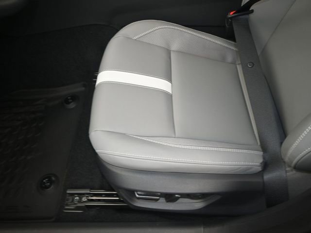 Used 2026 Toyota Camry SE image 10