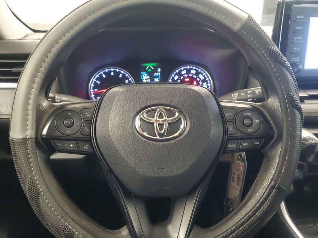 Used 2019 Toyota RAV4 LE image 19