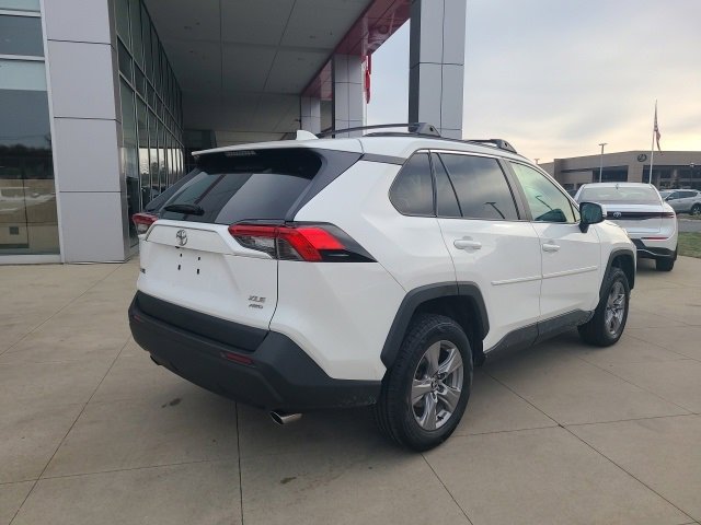 Used 2022 Toyota RAV4 XLE image 7