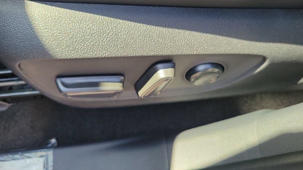 New 2026 Toyota Highlander Limited AWD/4WD image 18