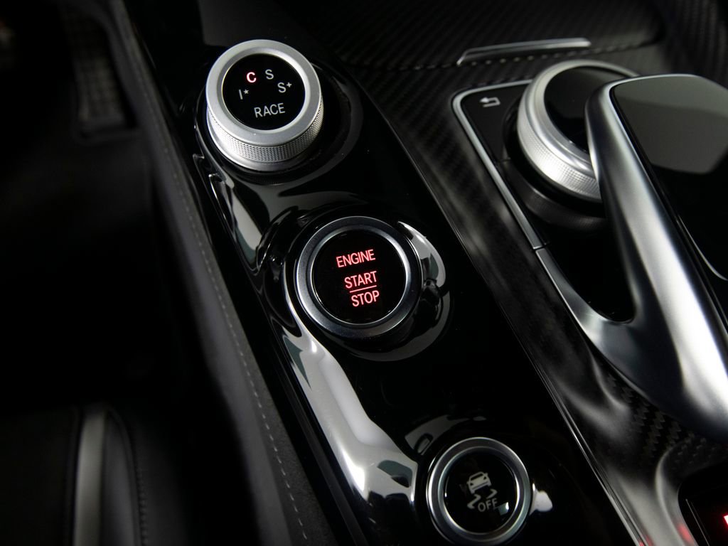 Used 2018 Mercedes-Benz AMG GT R image 24