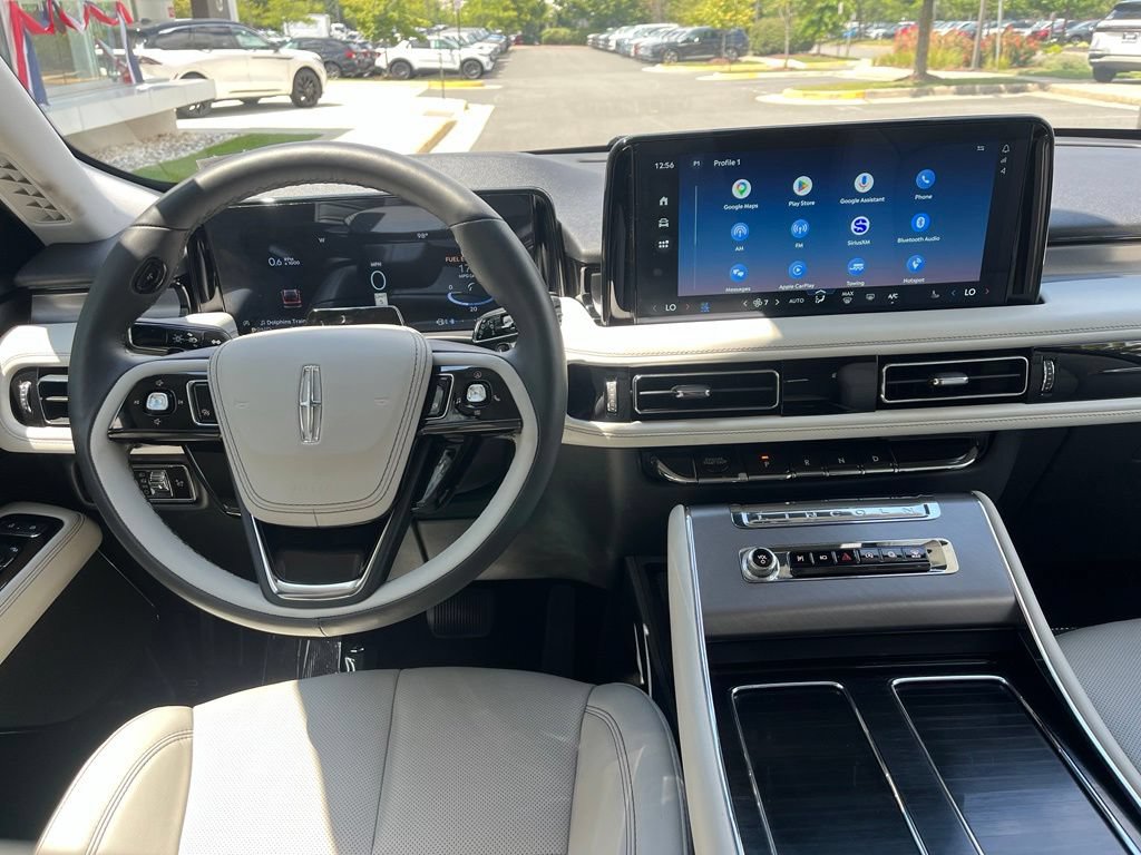 Used 2026 Lincoln Aviator AWD image 17